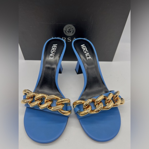 VERSACE Curb LinkBlock Heel Leather Mules - Picture 2 of 14